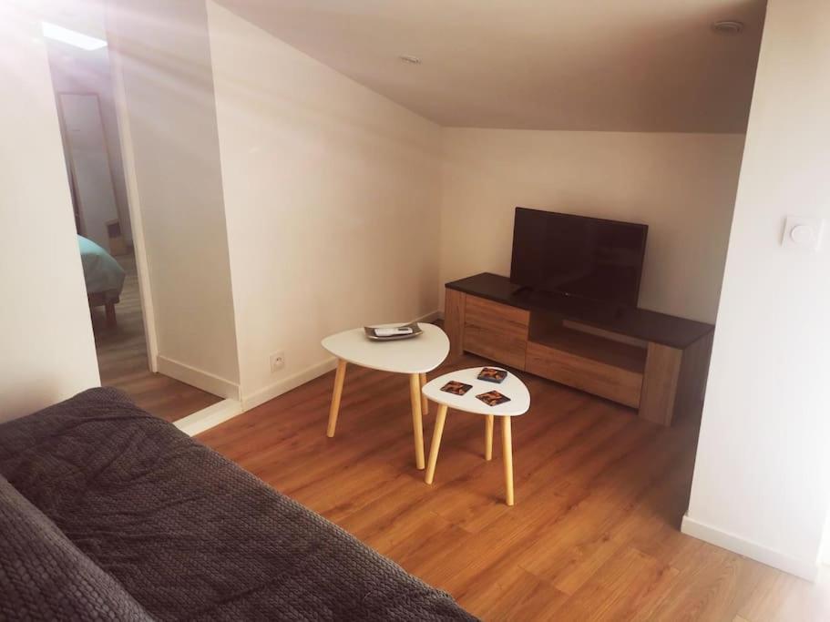 Appartement Avec Terrasse Saint-Martin-de-Brômes Exteriör bild